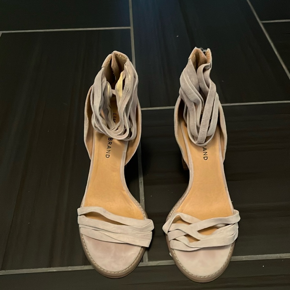 Lucky Brand Gray Sandals
